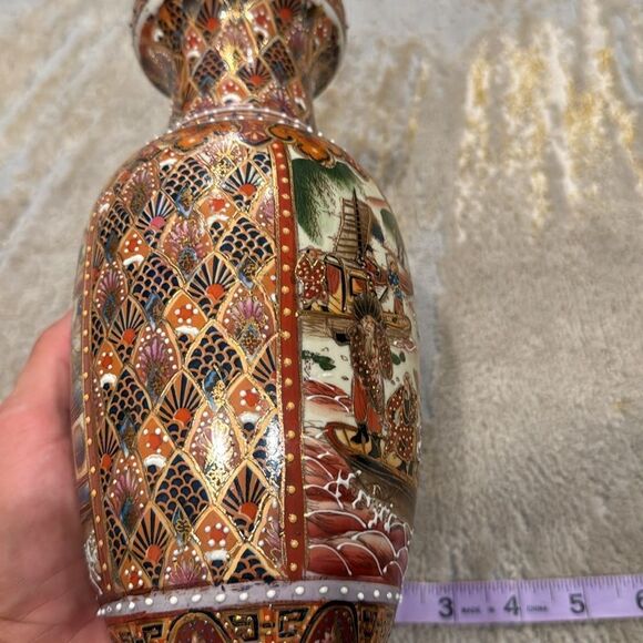 Porcelain Vase Chinese Decor Art Rare HandPainted Gilding Embossed Drawing EUC - Picture 6 of 10